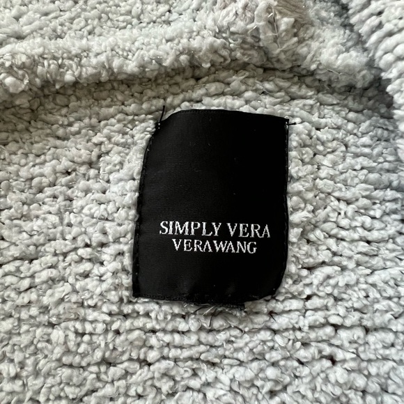 Woman’s Vera Wang hoodie, size large - Picture 3 of 3